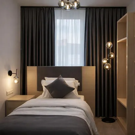 Hotel Niko Am Hbf 3*