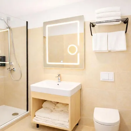 Hotel Niko Am Hbf 3*