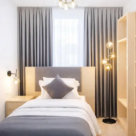 Hotel Niko Am Hbf 3*